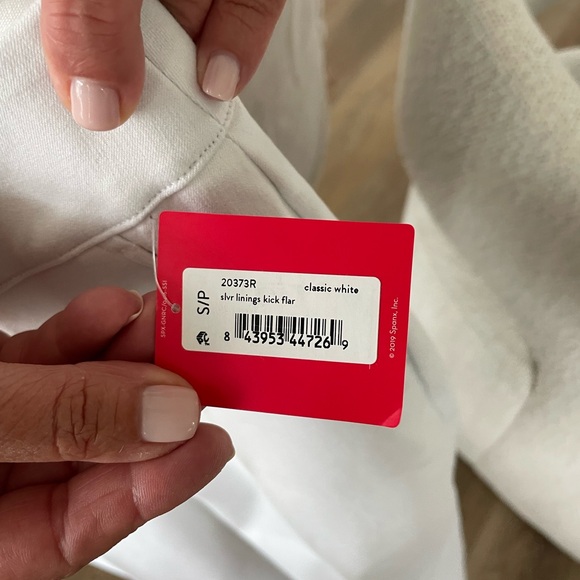 Women’s Spanx white dress pants - Picture 2 of 4